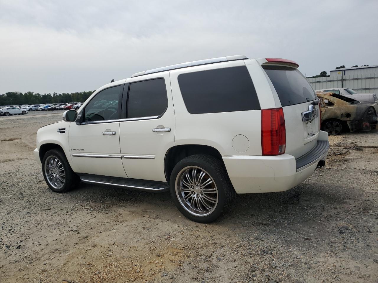 2008 Cadillac Escalade Luxury VIN: 1GYFK63878R193113 Lot: 68816734