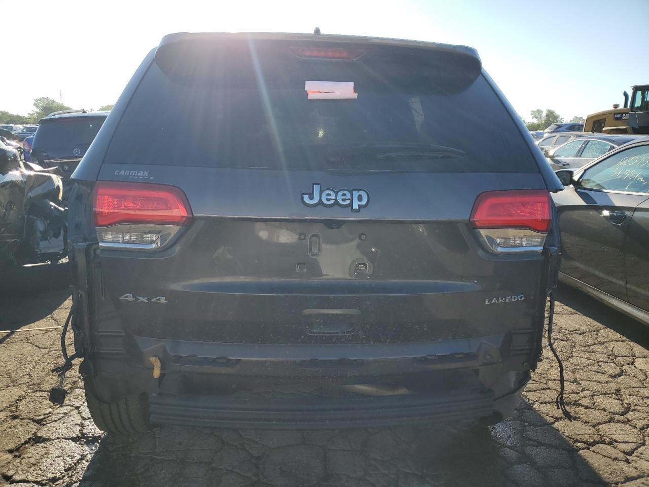 1C4RJFAG9KC635884 2019 Jeep Grand Cherokee Laredo