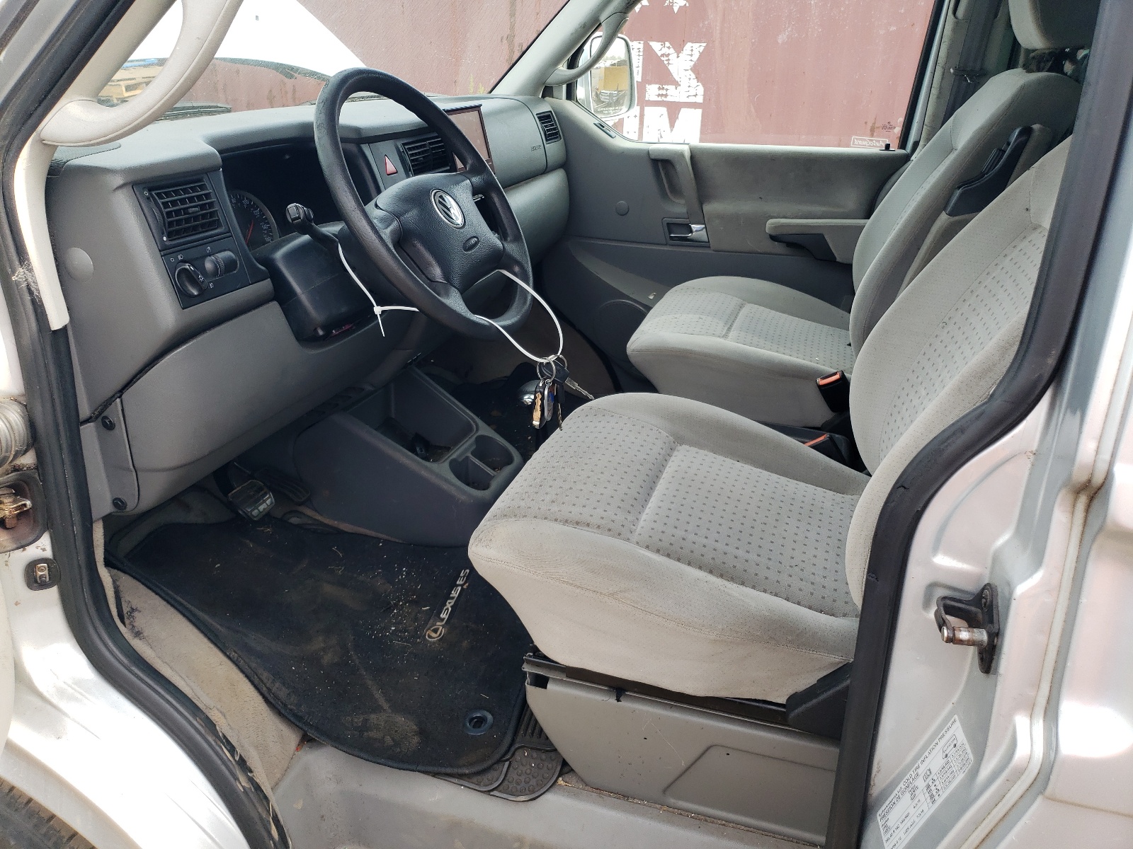 WV2KB47022H032440 2002 Volkswagen Eurovan Gls