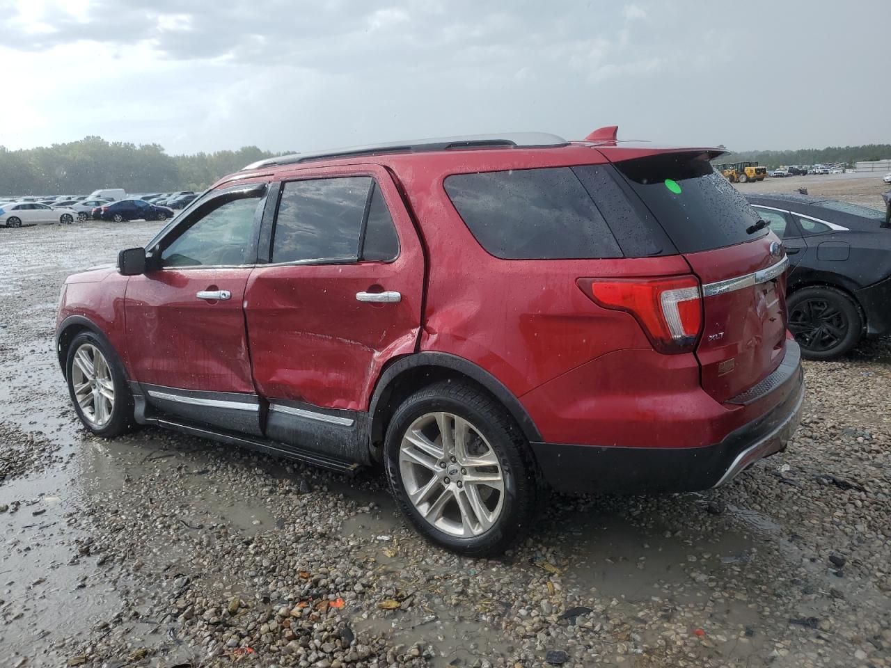 2017 Ford Explorer - Image 2