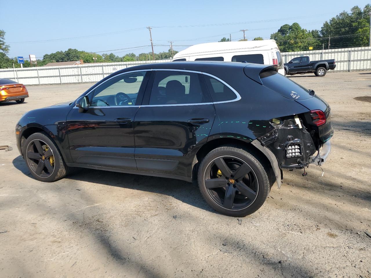 2018 Porsche Macan - Image 2
