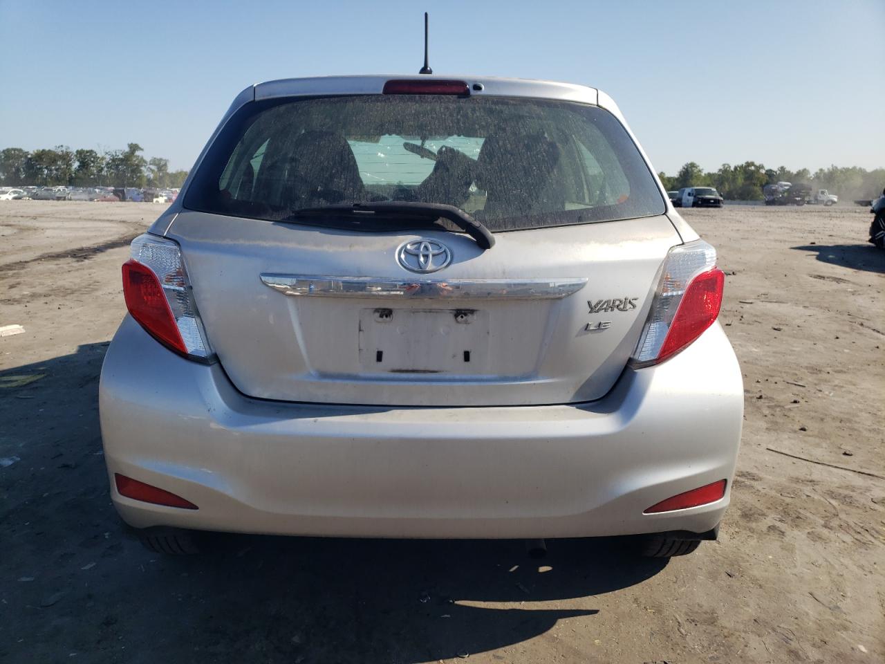 JTDKTUD39CD513496 2012 Toyota Yaris