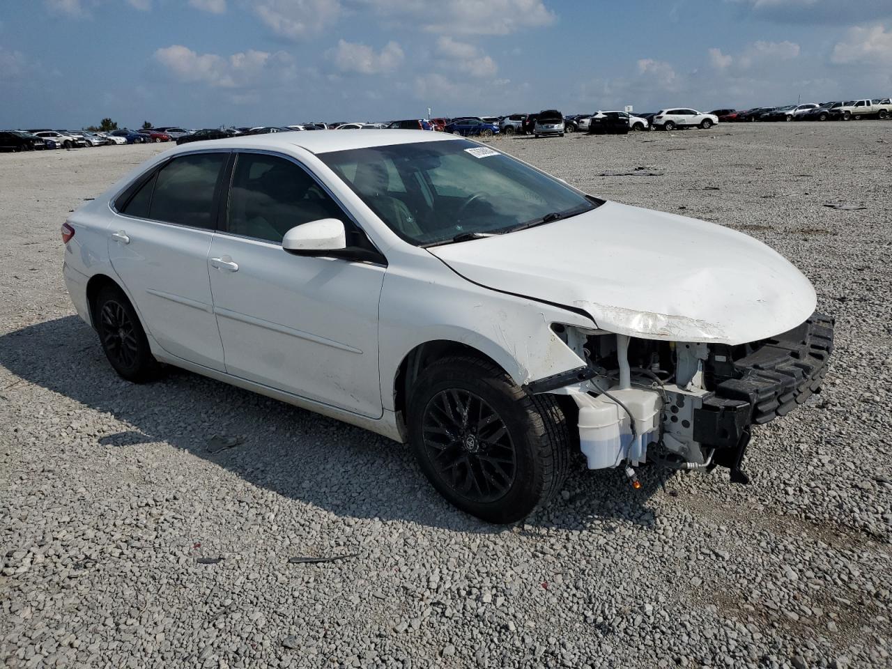 VIN 4T4BF1FK4GR544883 2016 TOYOTA CAMRY no.4