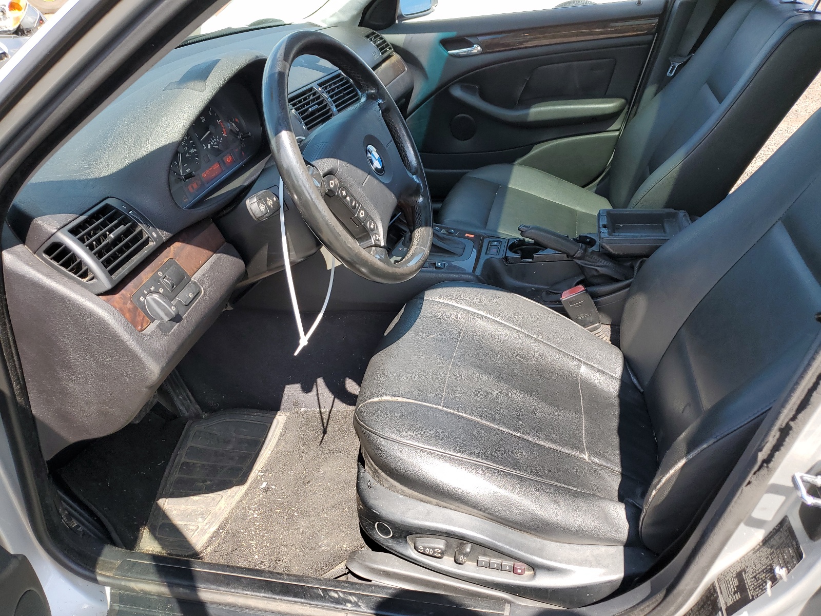 WBAEU33413PH88311 2003 BMW 325 Xi