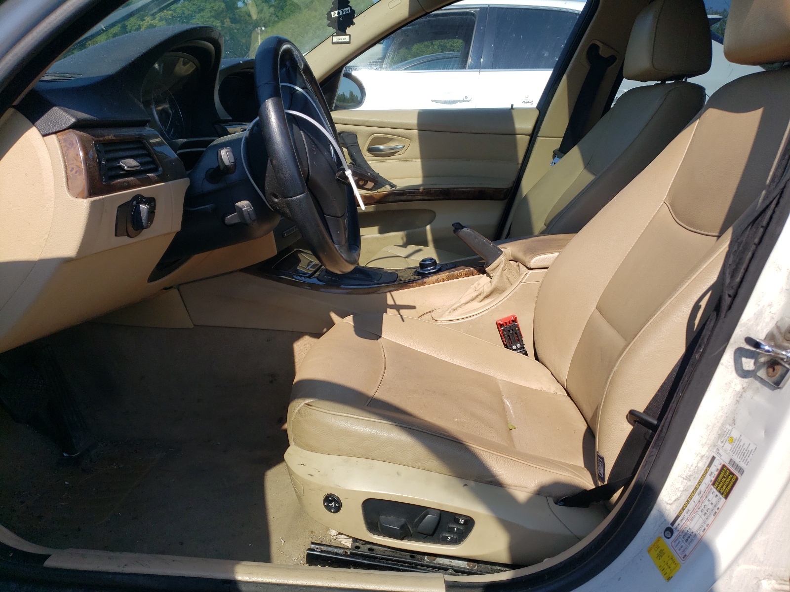 WBAVC73528KX91805 2008 BMW 328 Xi Sulev