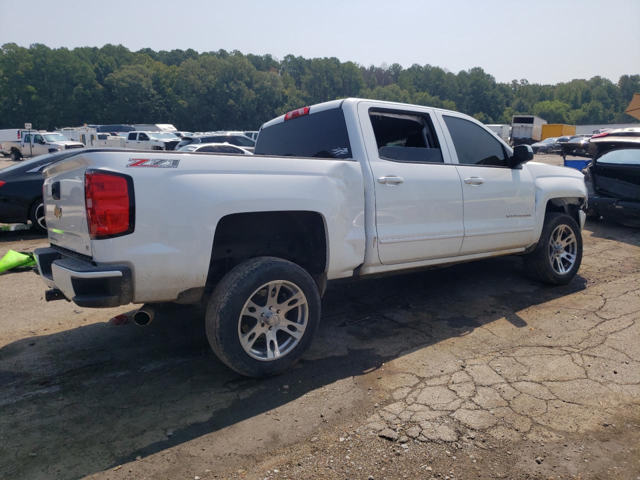 2016 Chevrolet Silverado - Image 3