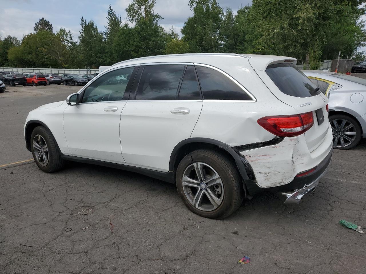 VIN WDC0G4JB1GF113766 2016 MERCEDES-BENZ GLC-CLASS no.2