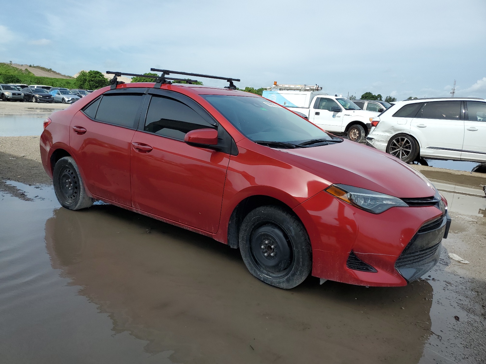 2018 Toyota Corolla L vin: 5YFBURHE6JP804618