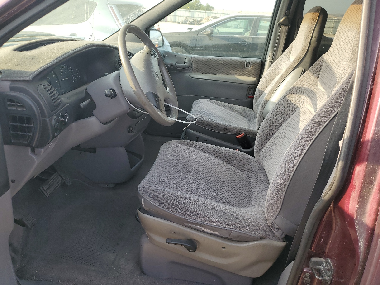 2B4GP44R2XR471512 1999 Dodge Grand Caravan Se