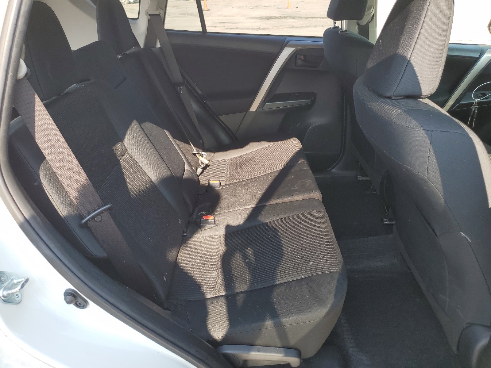 JTMZFREV9HJ706534 2017 Toyota Rav4 Le