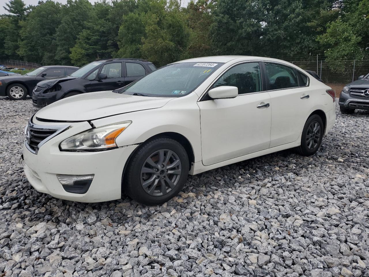 2015 Nissan Altima - Image 1