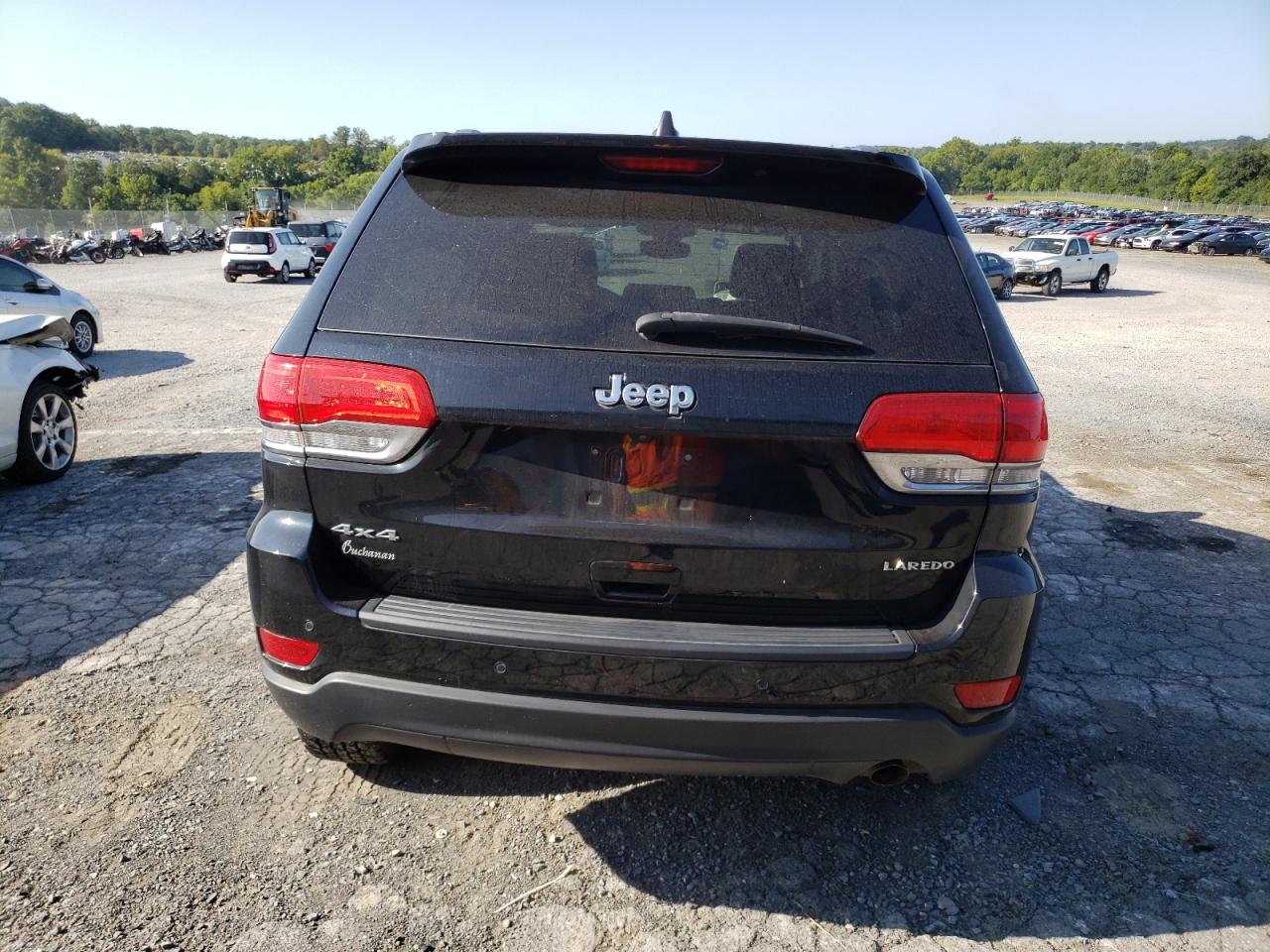 1C4RJFAG9JC505473 2018 Jeep Grand Cherokee Laredo