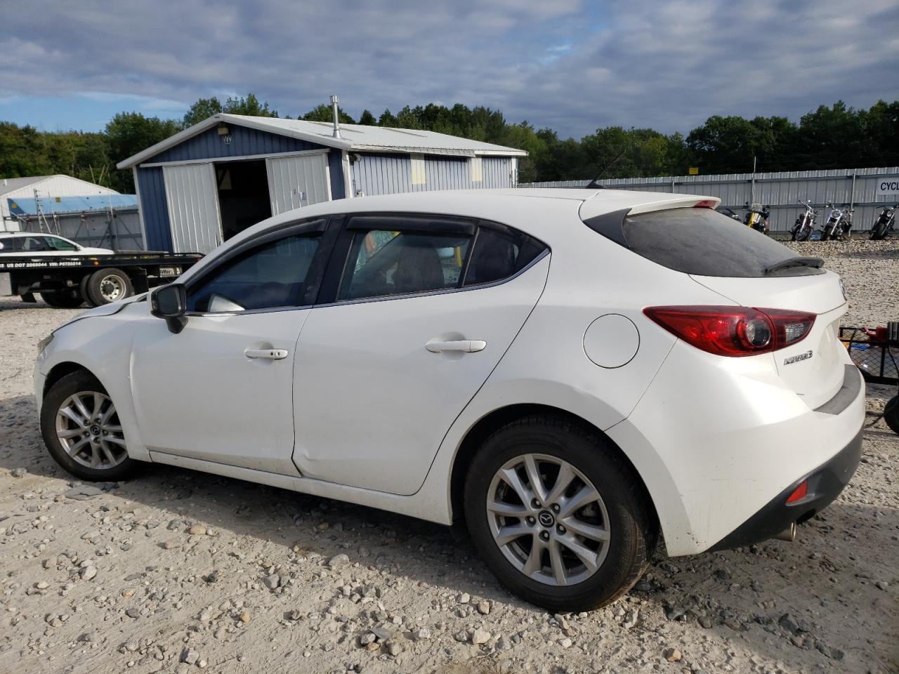 JM1BM1L7XG1315078 2016 MAZDA 3 - Image 2