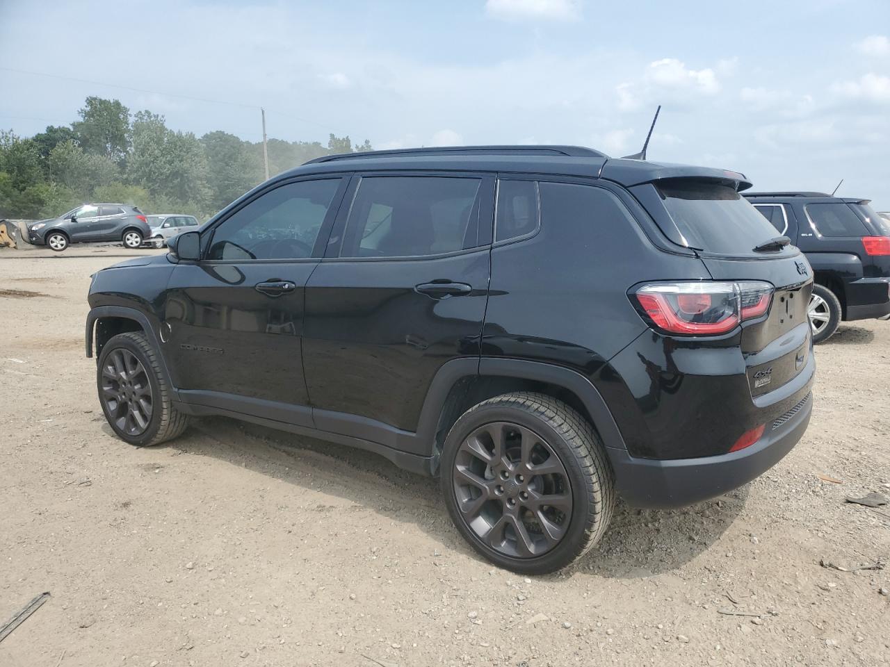 3C4NJDCB7KT754638 2019 JEEP COMPASS - Image 2