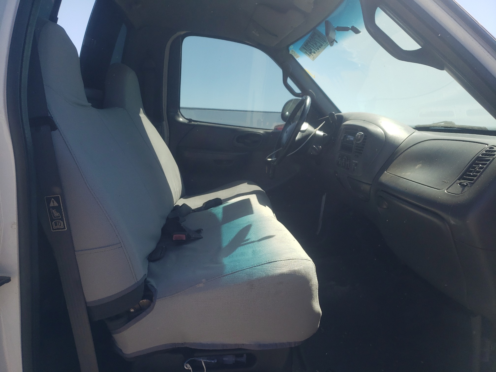 1FTRF17W02NA80461 2002 Ford F150