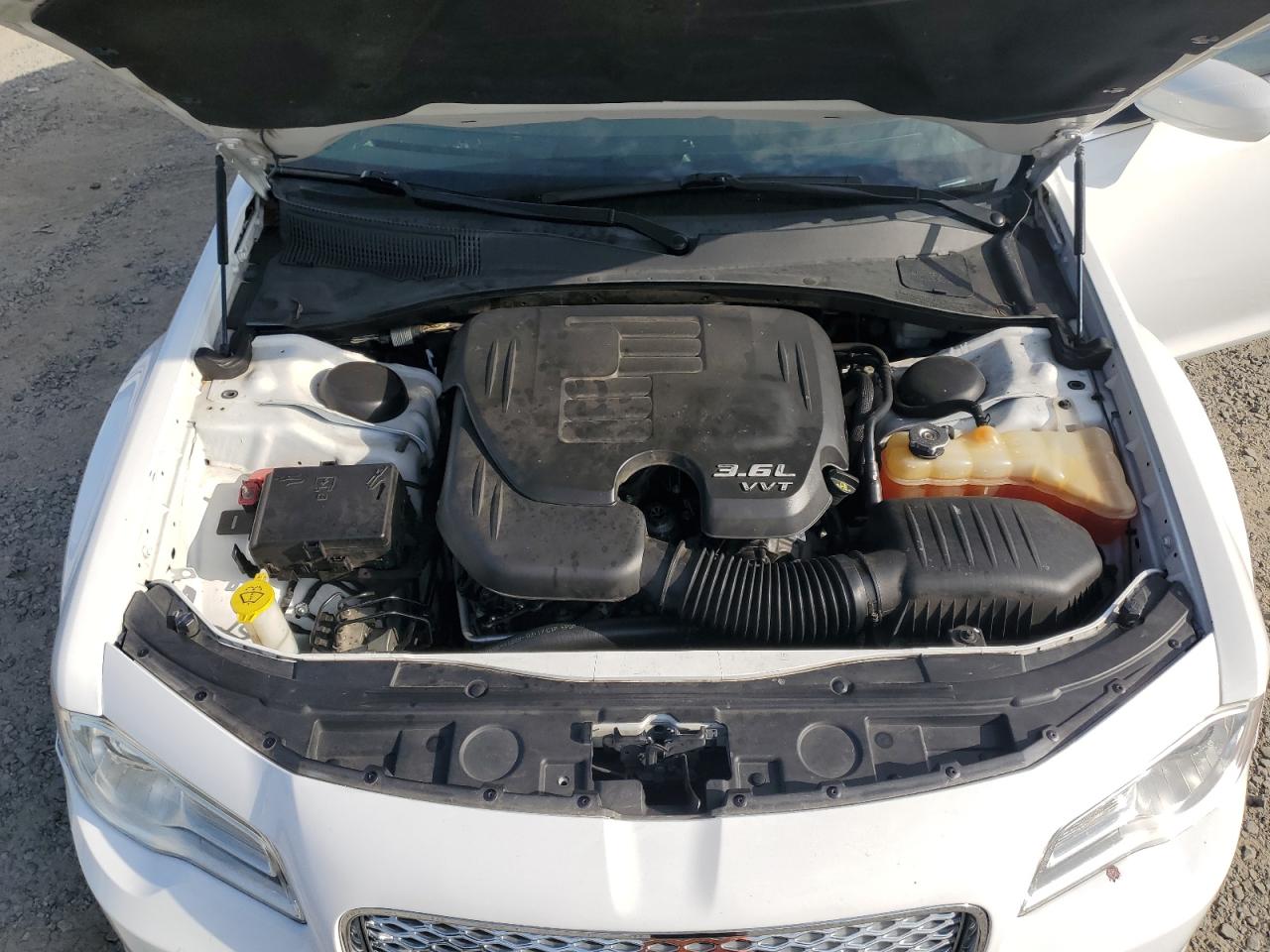 2015 Chrysler 300 Limited VIN: 2C3CCAAG2FH807411 Lot: 66927724