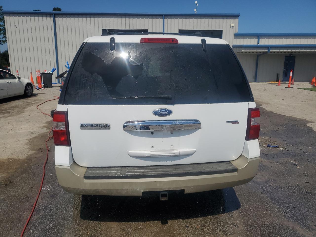 1FMFU17577LA77054 2007 Ford Expedition Eddie Bauer