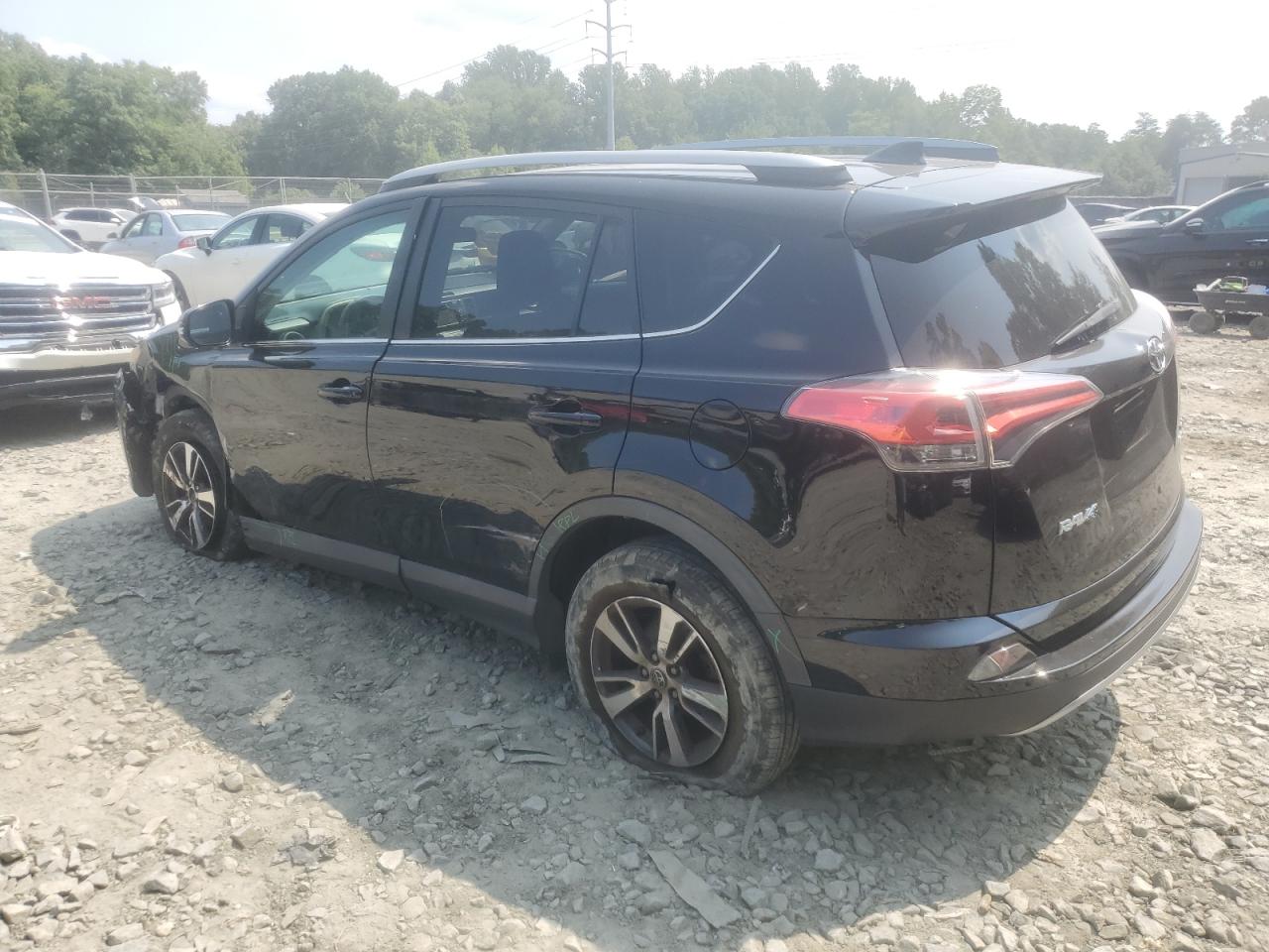 2T3RFREV2JW705670 2018 TOYOTA RAV 4 - Image 2