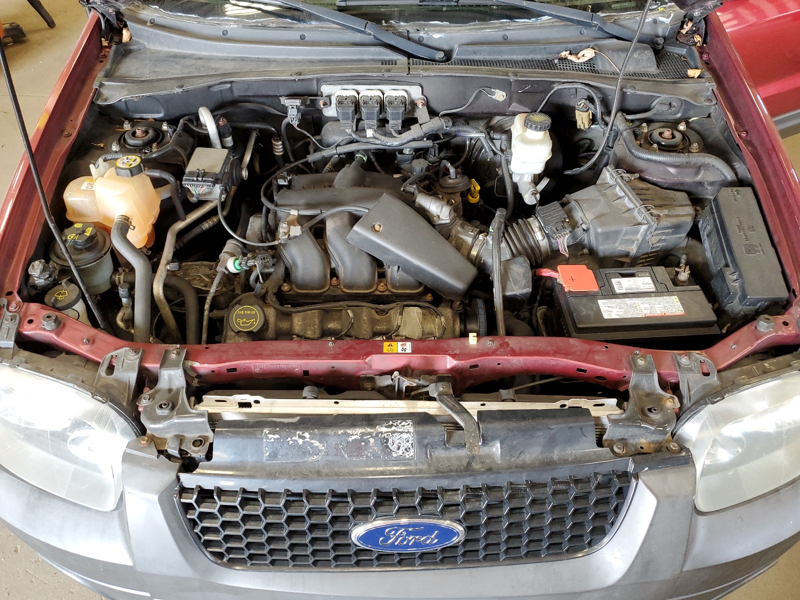 1FMYU93175KD17698 2005 Ford Escape Xlt