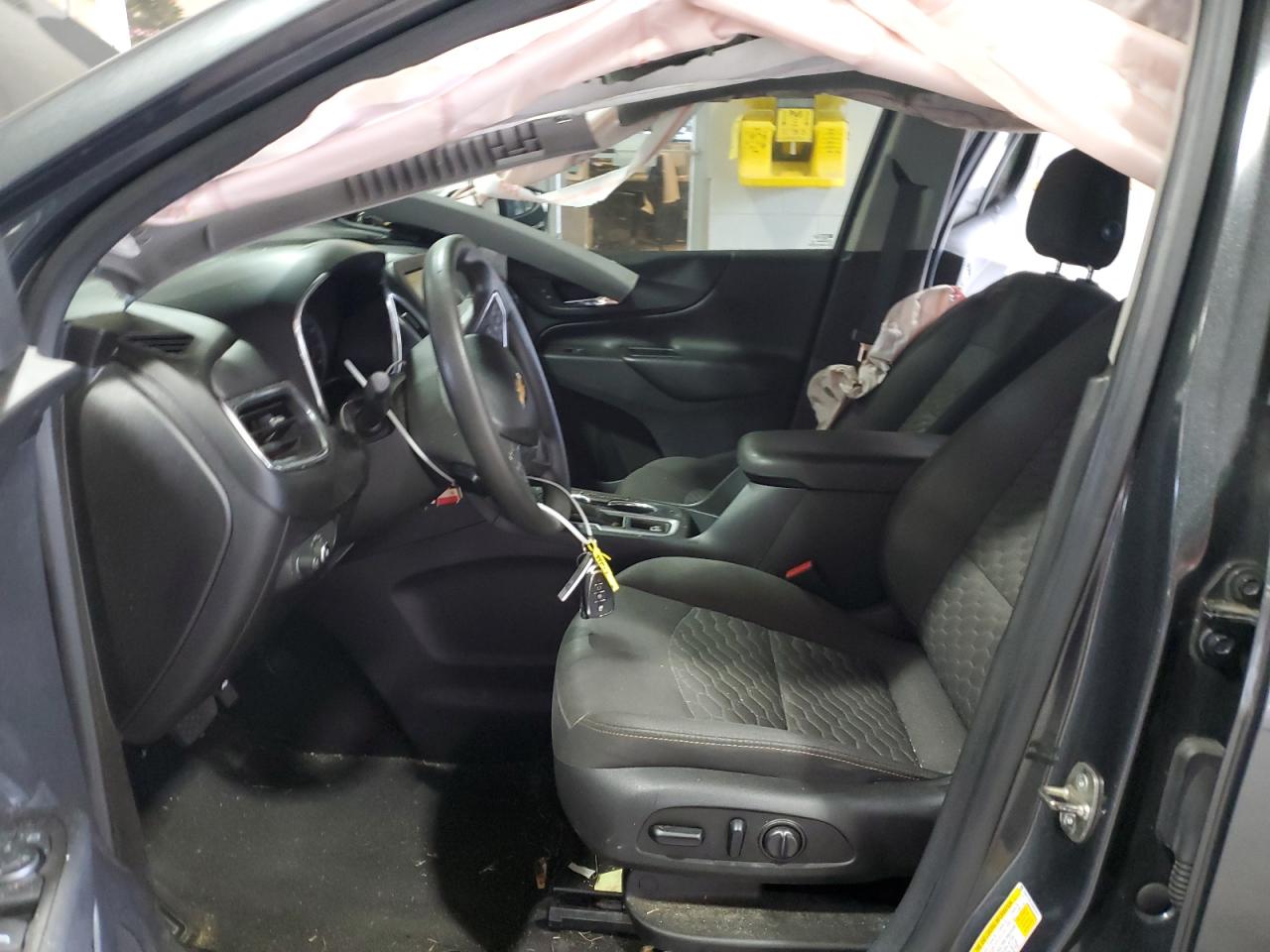 2GNAXJEV8J6301013 2018 Chevrolet Equinox Lt