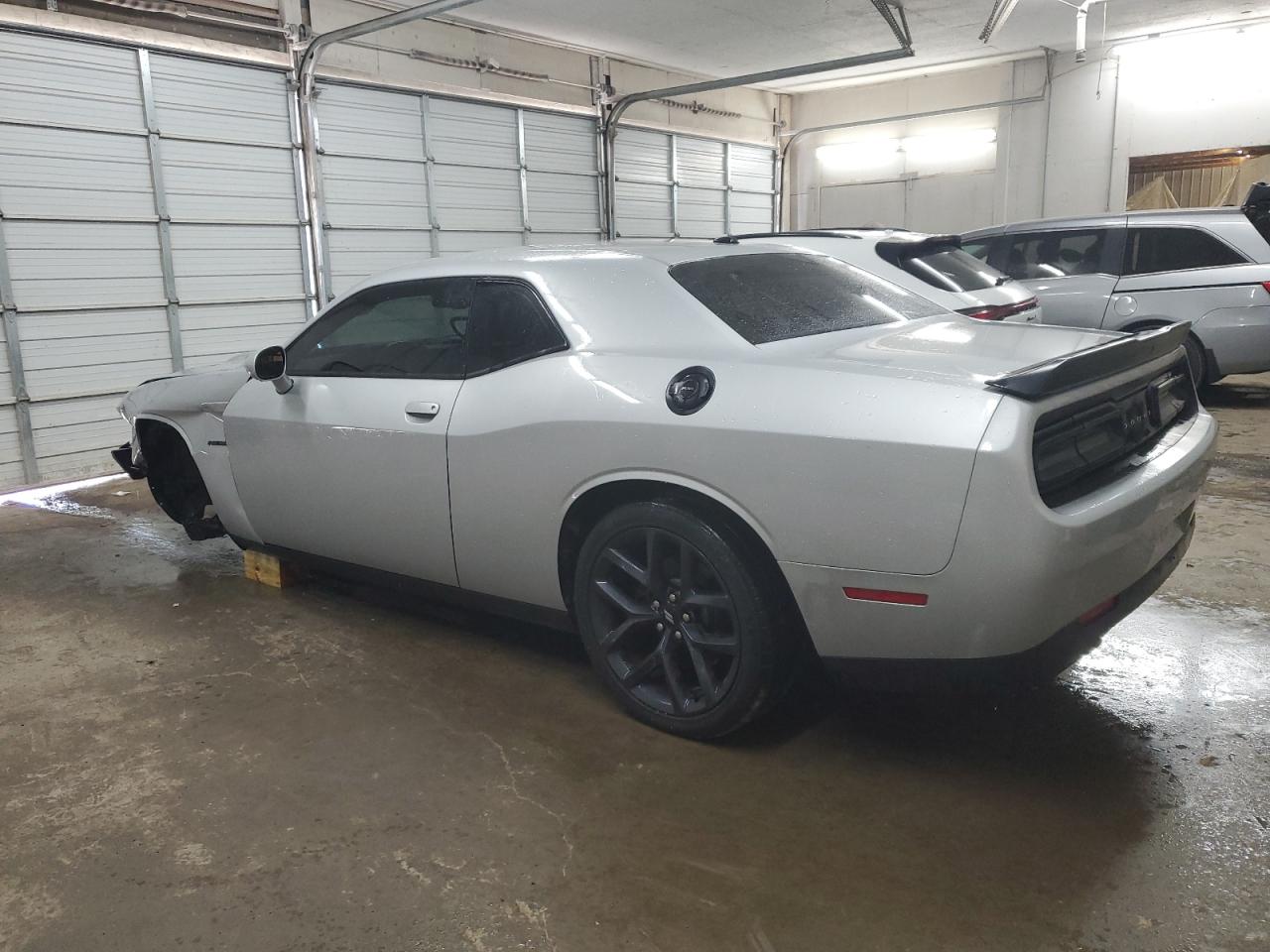 2C3CDZBT2KH719301 2019 DODGE CHALLENGER - Image 2