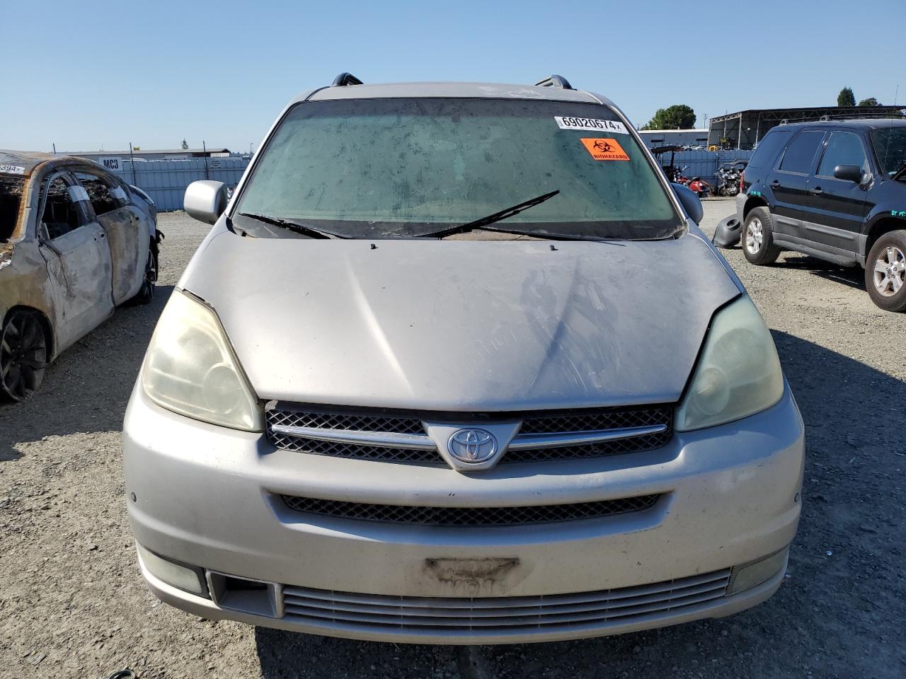 2004 Toyota Sienna - Image 5