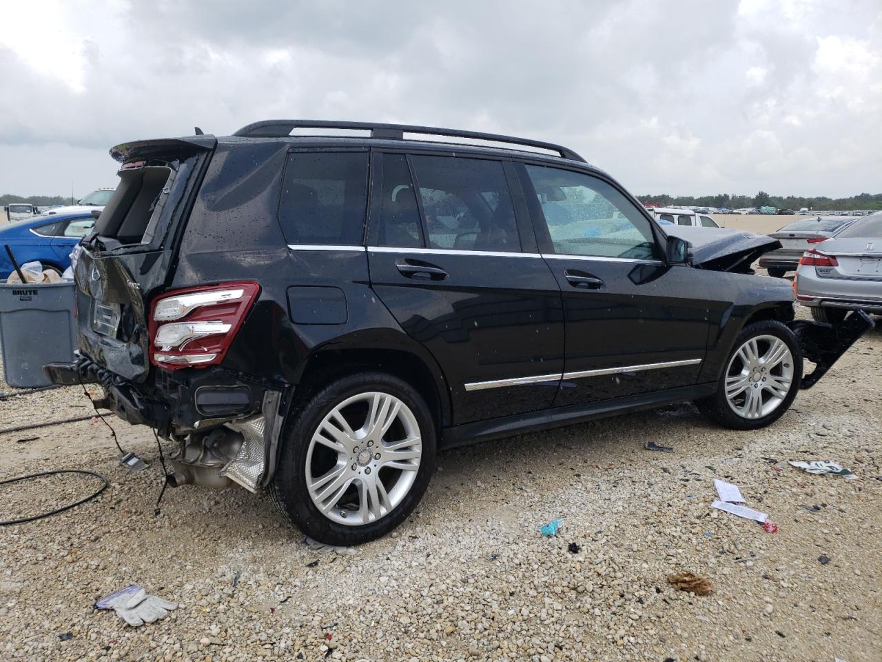 VIN WDCGG8JB0FG415547 2015 MERCEDES-BENZ GLK-CLASS no.3