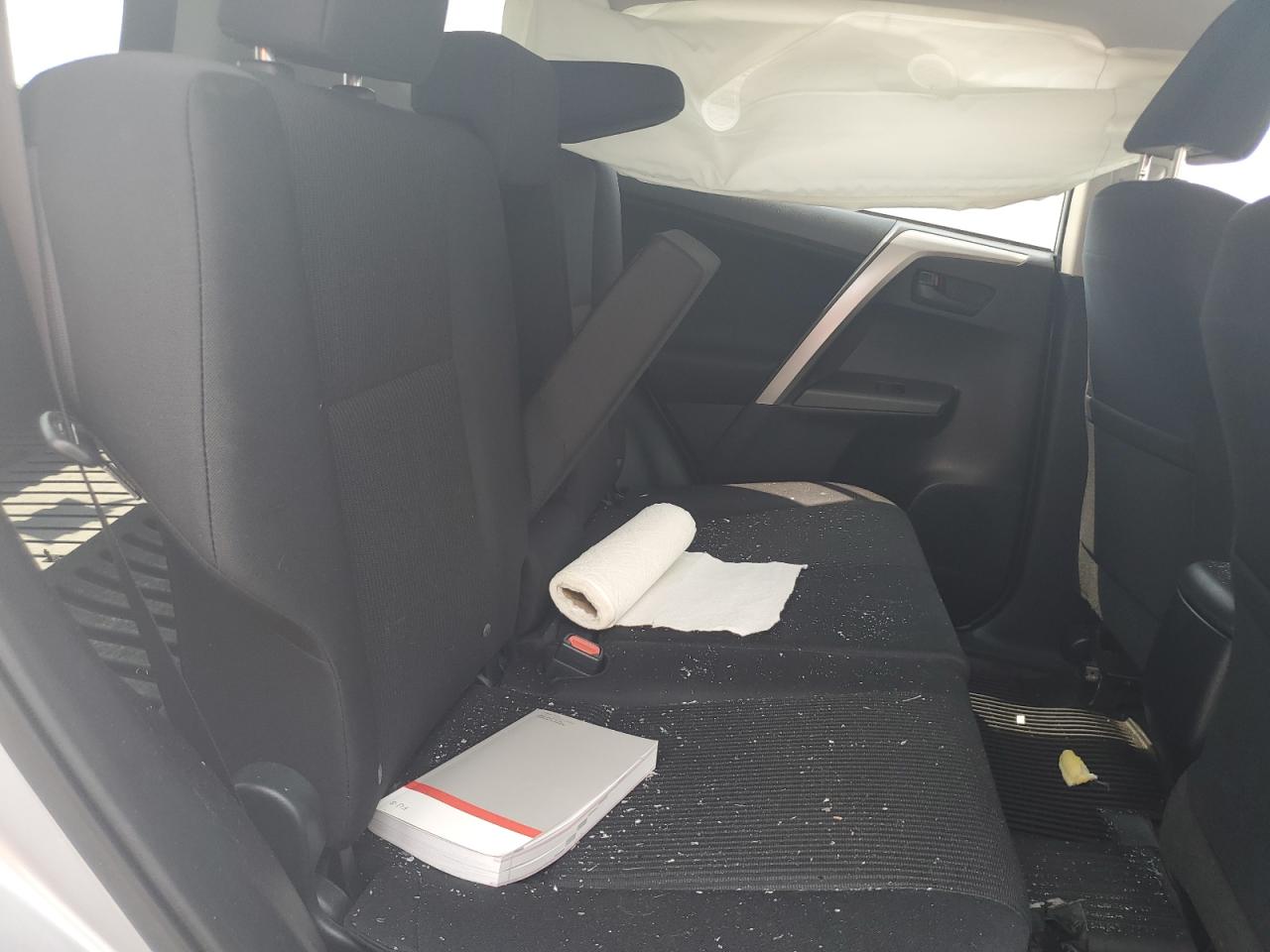 2018 Toyota RAV 4 - Image 11