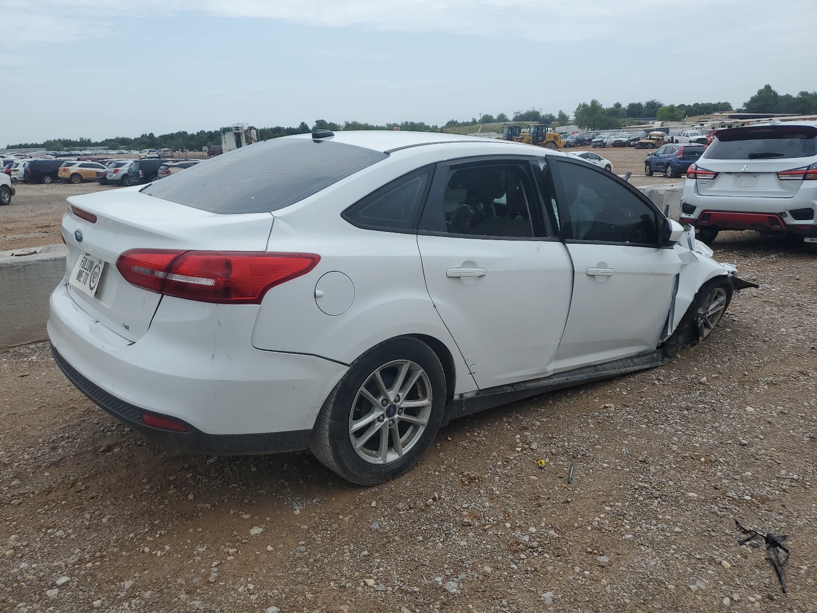 2018 Ford Focus Se vin: 1FADP3F21JL288396