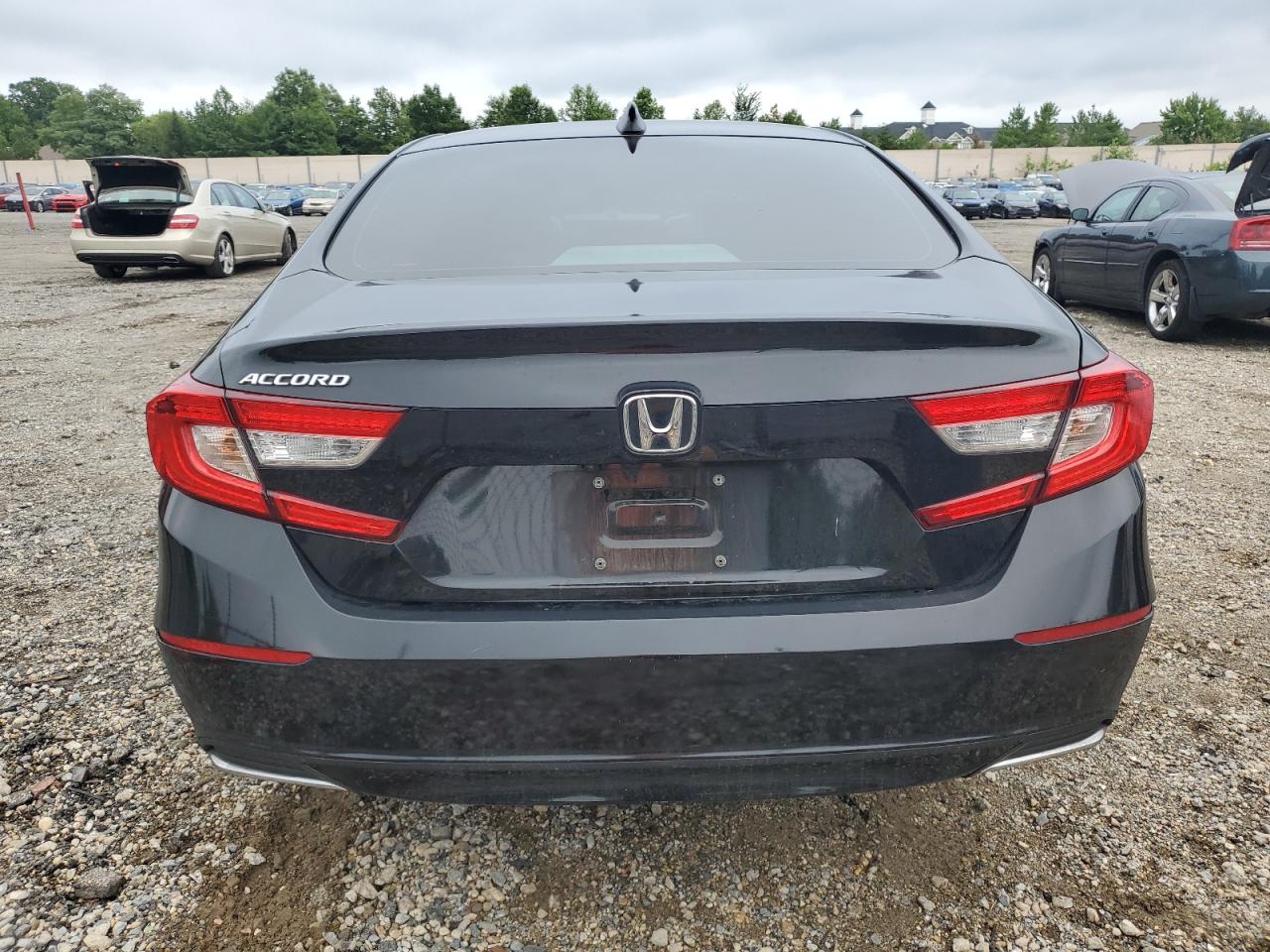 2019 Honda Accord Lx VIN: 1HGCV1F1XKA136333 Lot: 69740734