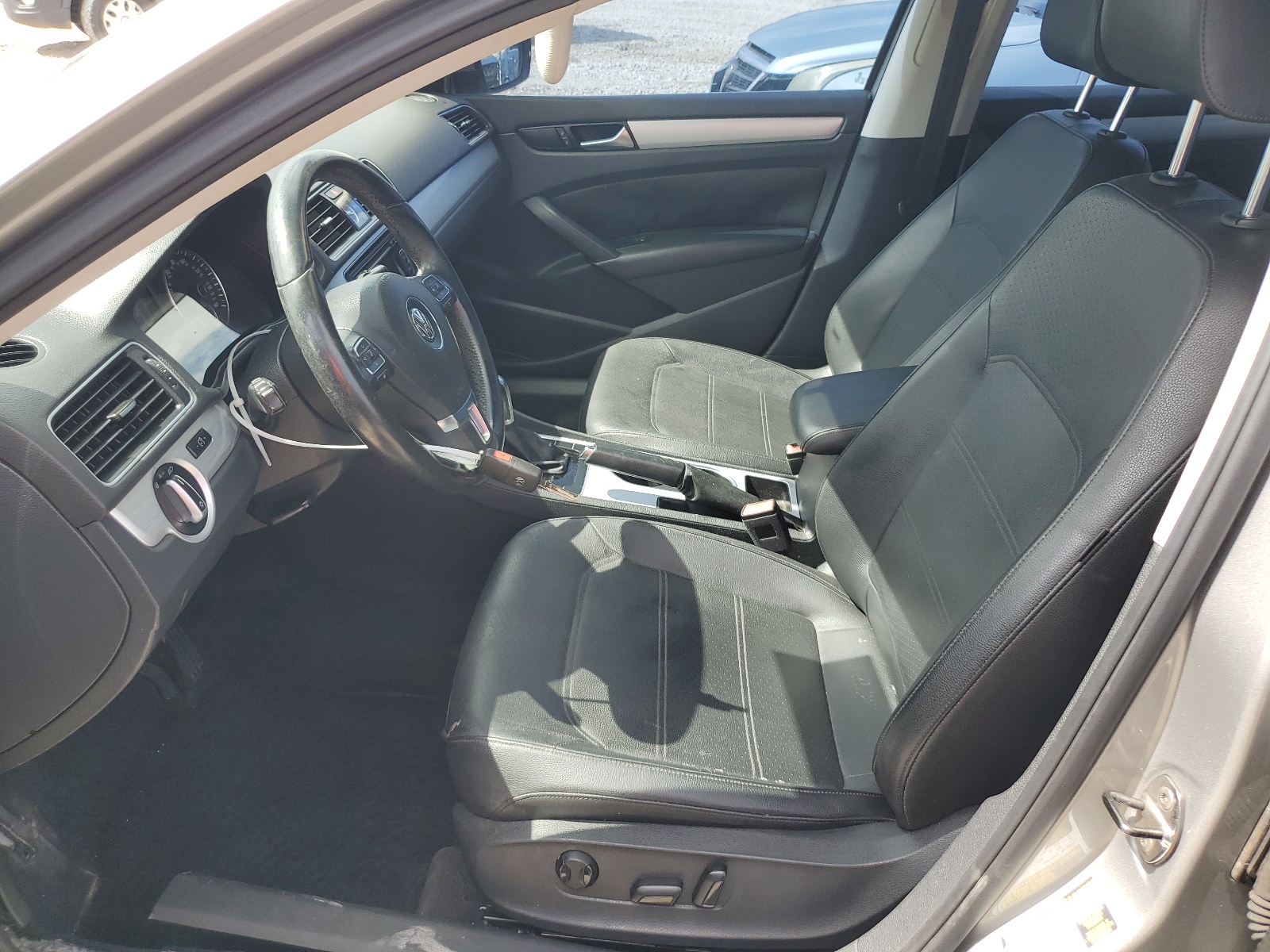 1VWBP7A30DC020465 2013 Volkswagen Passat Se