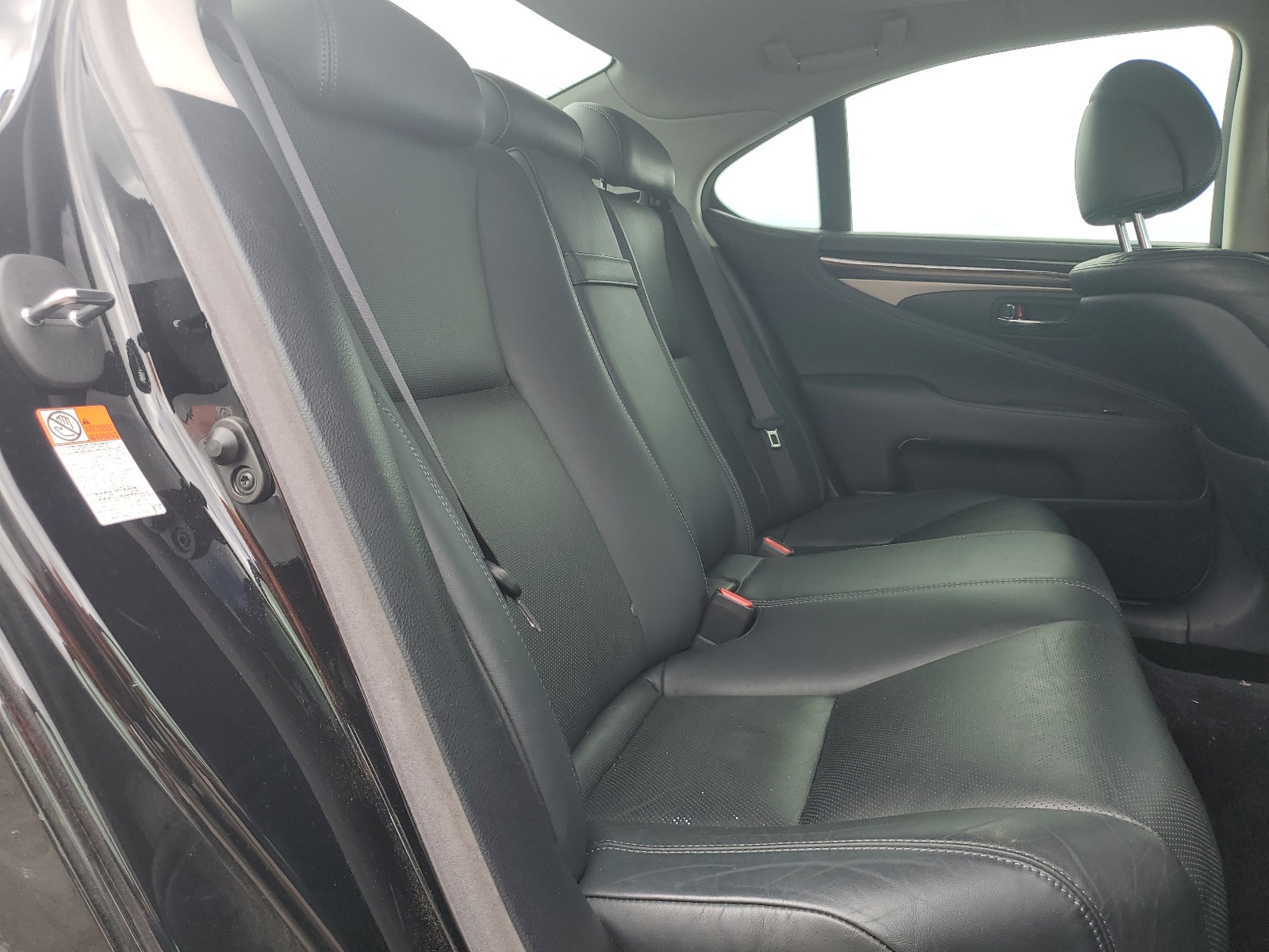 JTHCL5EF1H5028899 2017 Lexus Ls 460