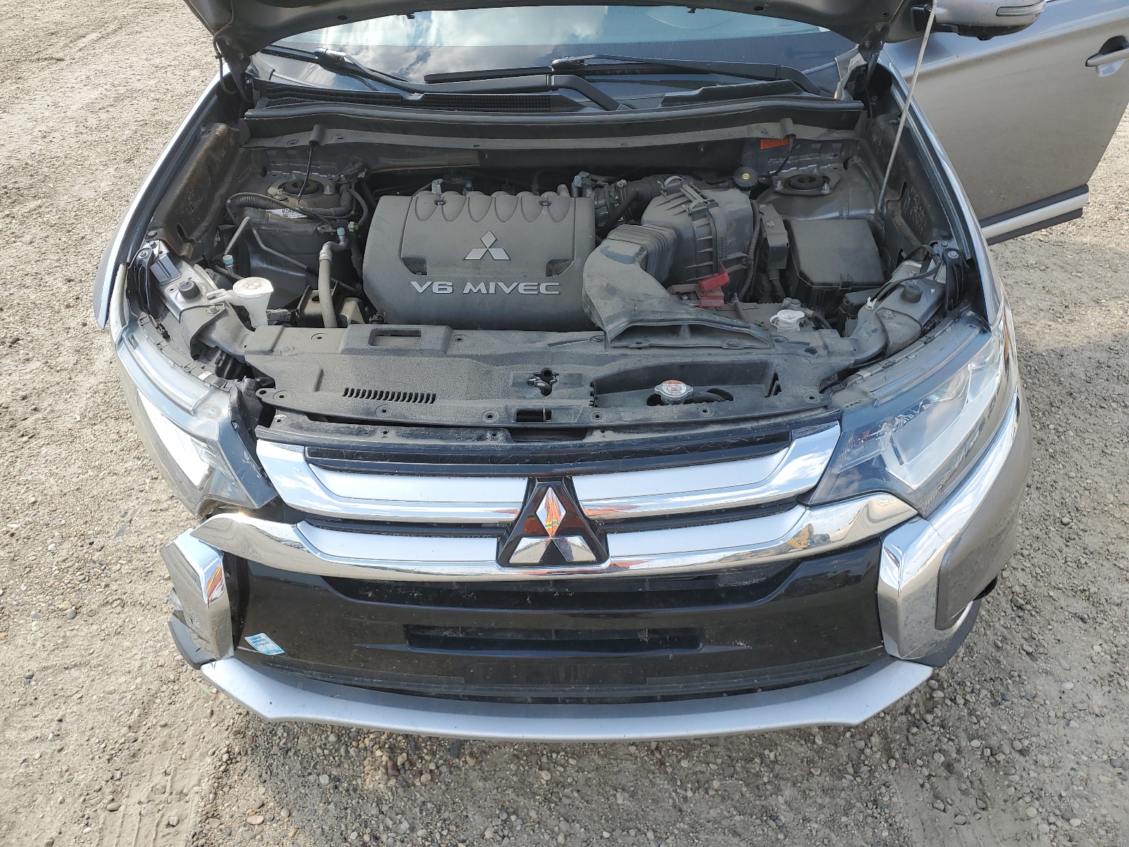 JA4JZ4AX1HZ608723 2017 Mitsubishi Outlander Gt