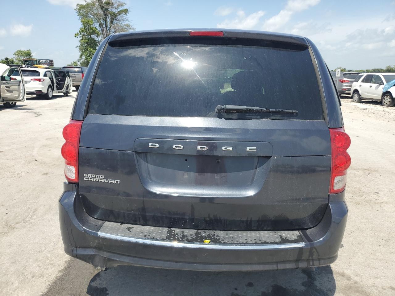 2C4RDGBG4ER238171 2014 Dodge Grand Caravan Se