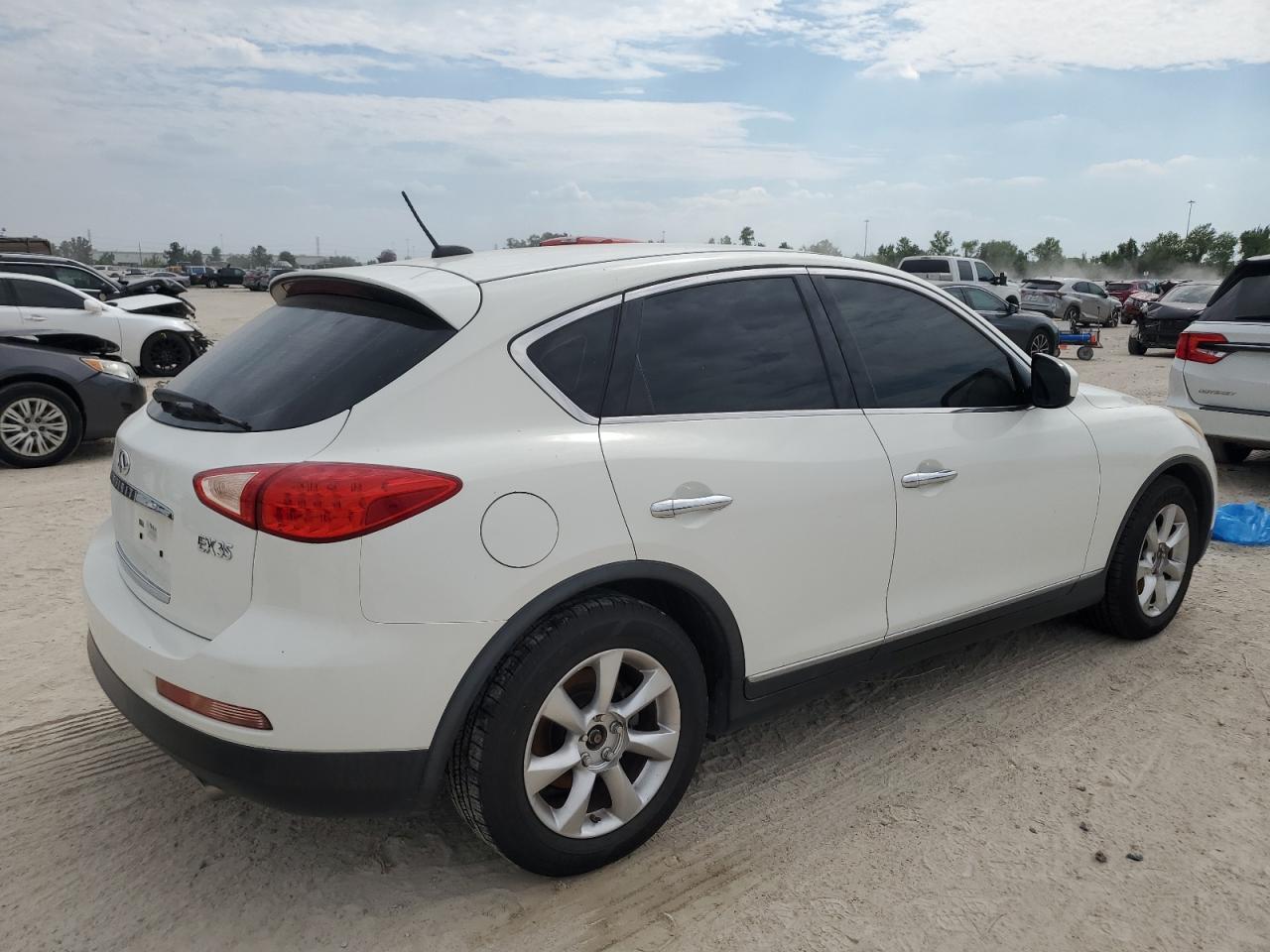 2010 Infiniti EX - Image 3