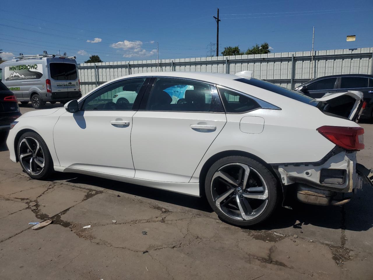 1HGCV1F36JA160435 2018 HONDA ACCORD - Image 2