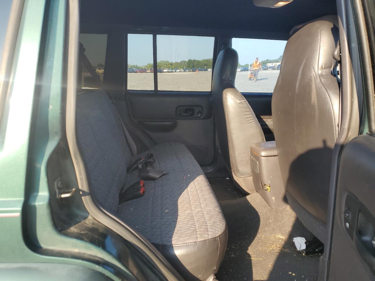 2001 Jeep Cherokee Sport VIN: 1J4FF48S81L630526 Lot: 65993594