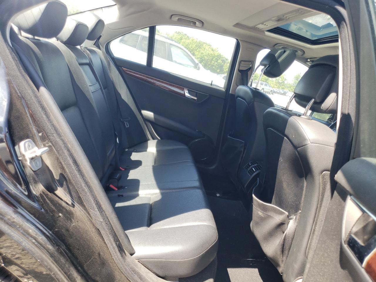 2011 Mercedes-Benz C 300 4Matic VIN: WDDGF8BBXBR158005 Lot: 68682924