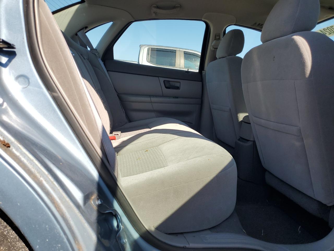 2005 Ford Taurus Se VIN: 1FAFP53215A239998 Lot: 67897024