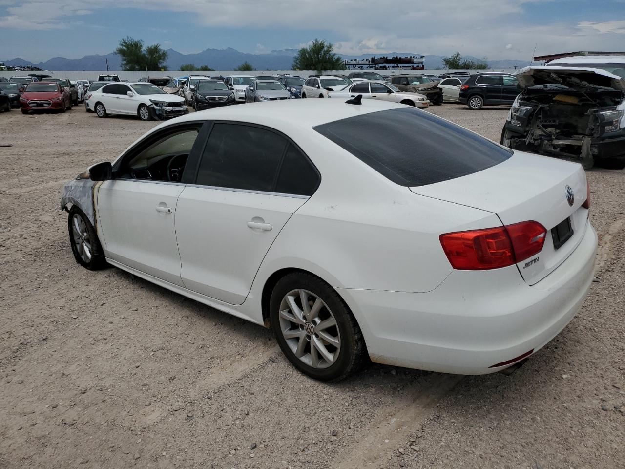 2014 Volkswagen Jetta - Image 2