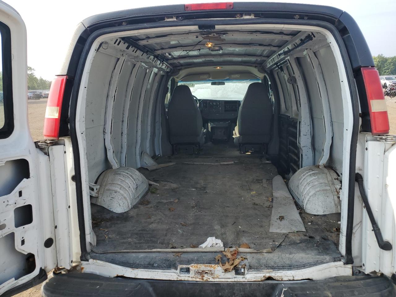 2008 Chevrolet Express G1500 VIN: 1GCFG15X981111444 Lot: 70554474