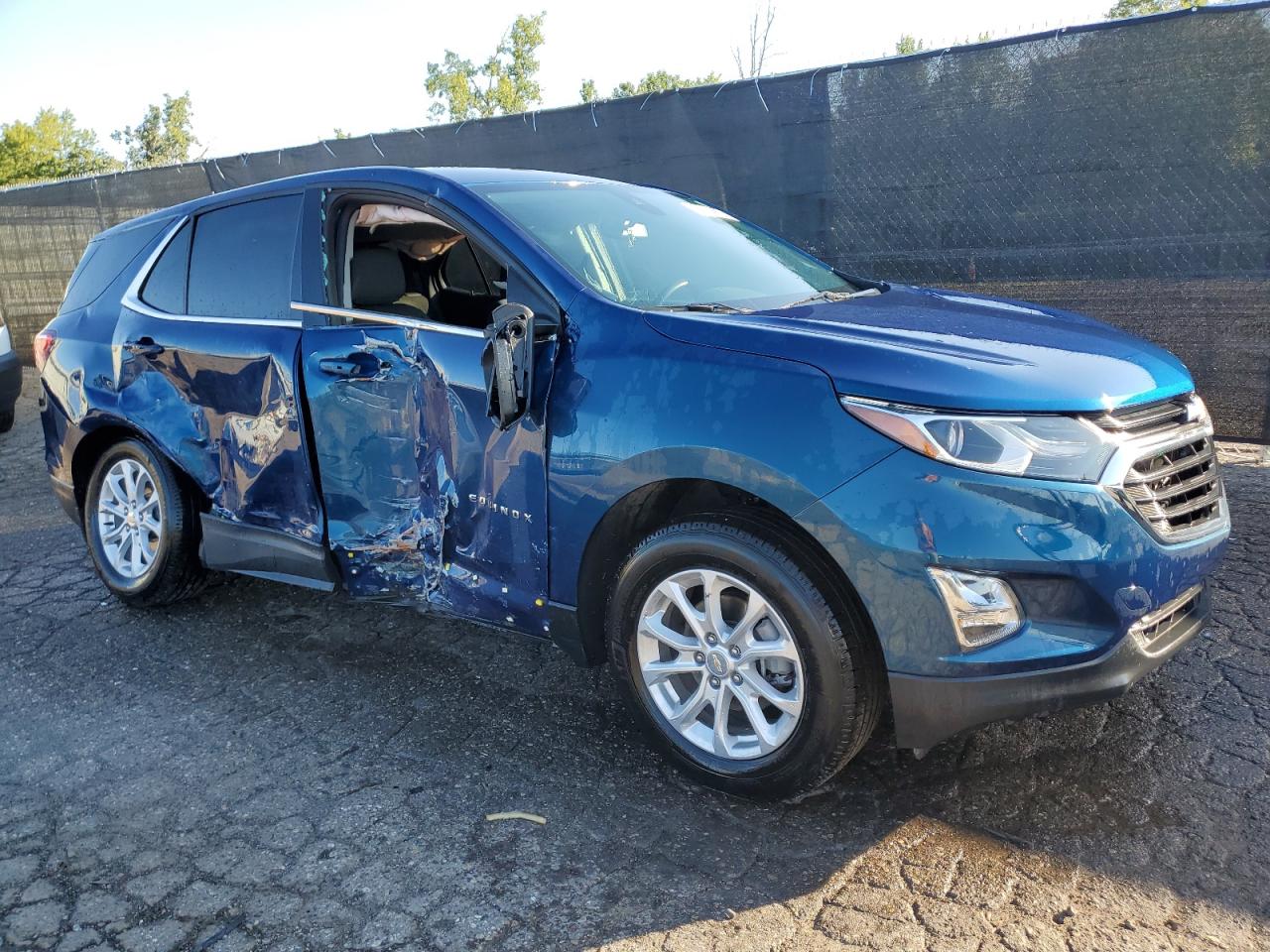 VIN 3GNAXJEV0LL161537 2020 CHEVROLET EQUINOX no.4