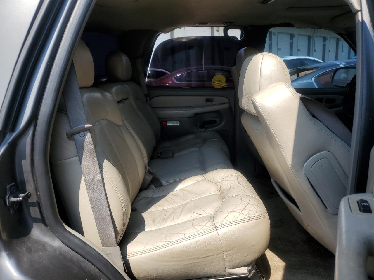 2000 Chevrolet Tahoe C1500 VIN: 1GNEC13T0YJ128213 Lot: 69333454