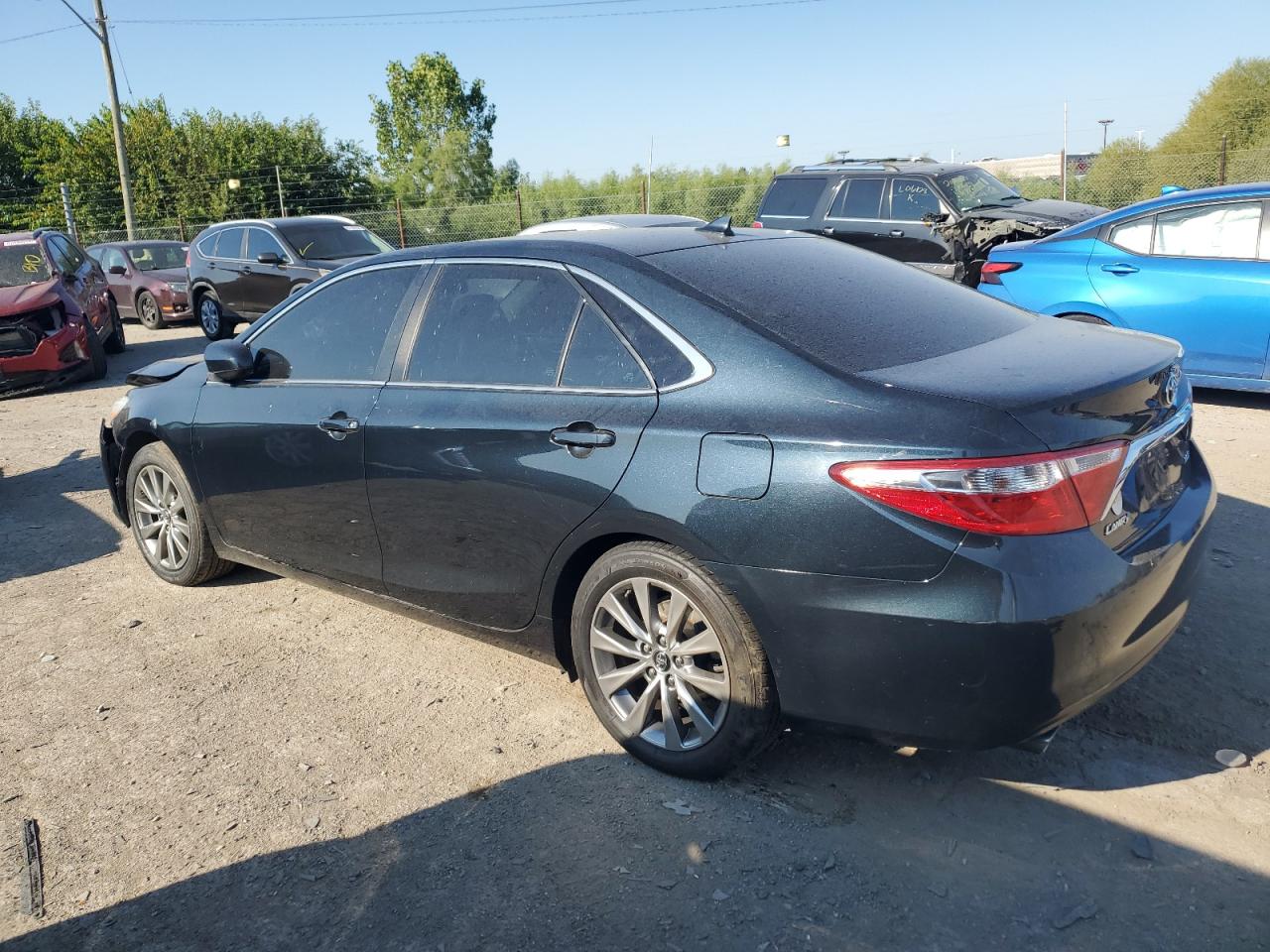 4T1BK1FK0GU576526 2016 TOYOTA CAMRY - Image 2