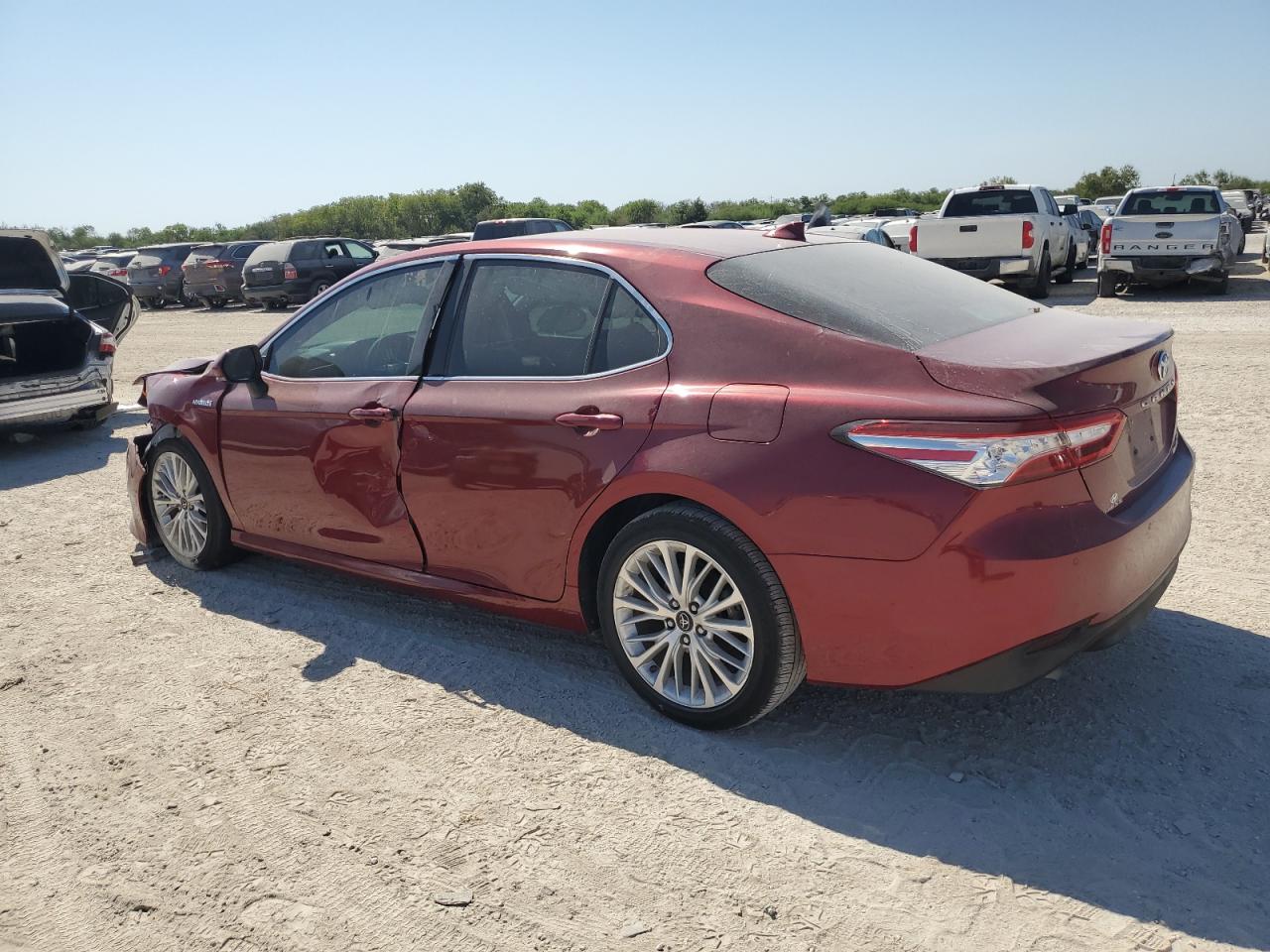 4T1B21HK3JU503591 2018 TOYOTA CAMRY - Image 2