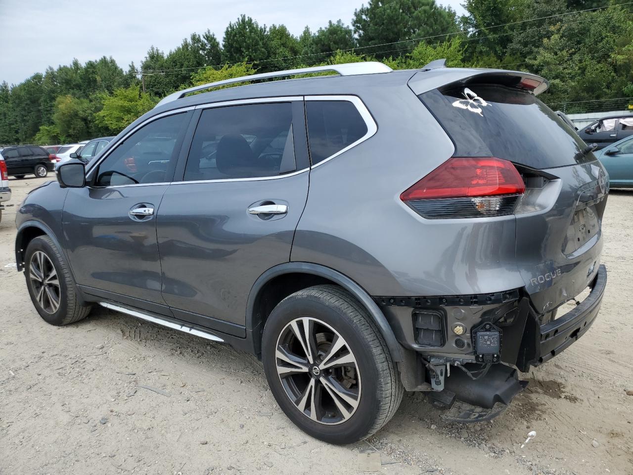 JN8AT2MV9KW397869 2019 NISSAN ROGUE - Image 2