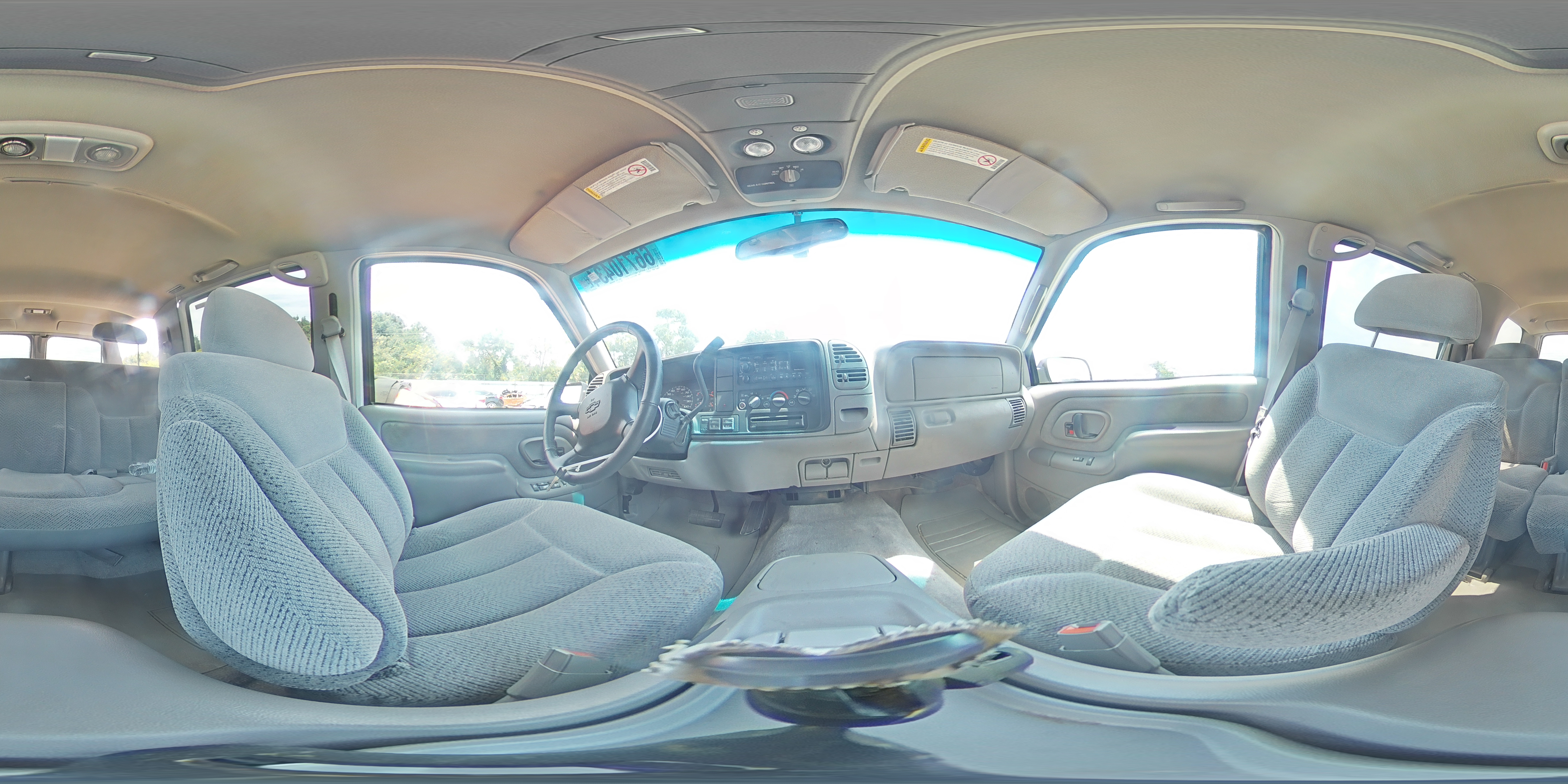 1999 Chevrolet Tahoe - Image 13
