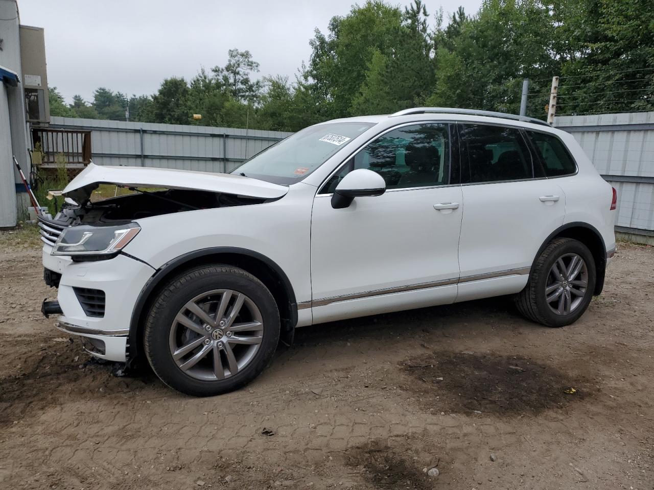 WVGEF9BP8GD010485 2016 VOLKSWAGEN TOUAREG - Image 1