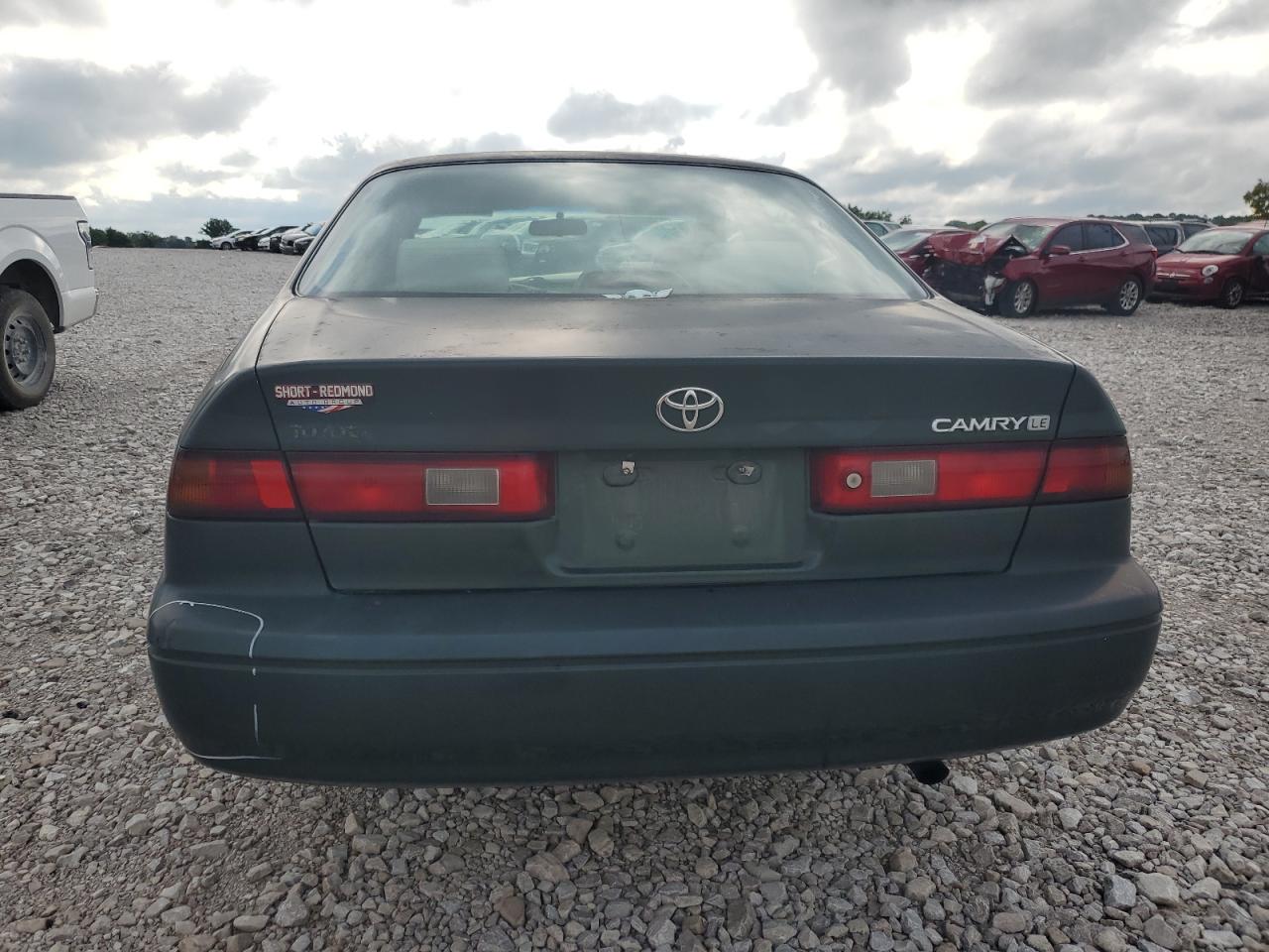 1999 Toyota Camry Ce VIN: 4T1BG22K8XU513879 Lot: 56475784