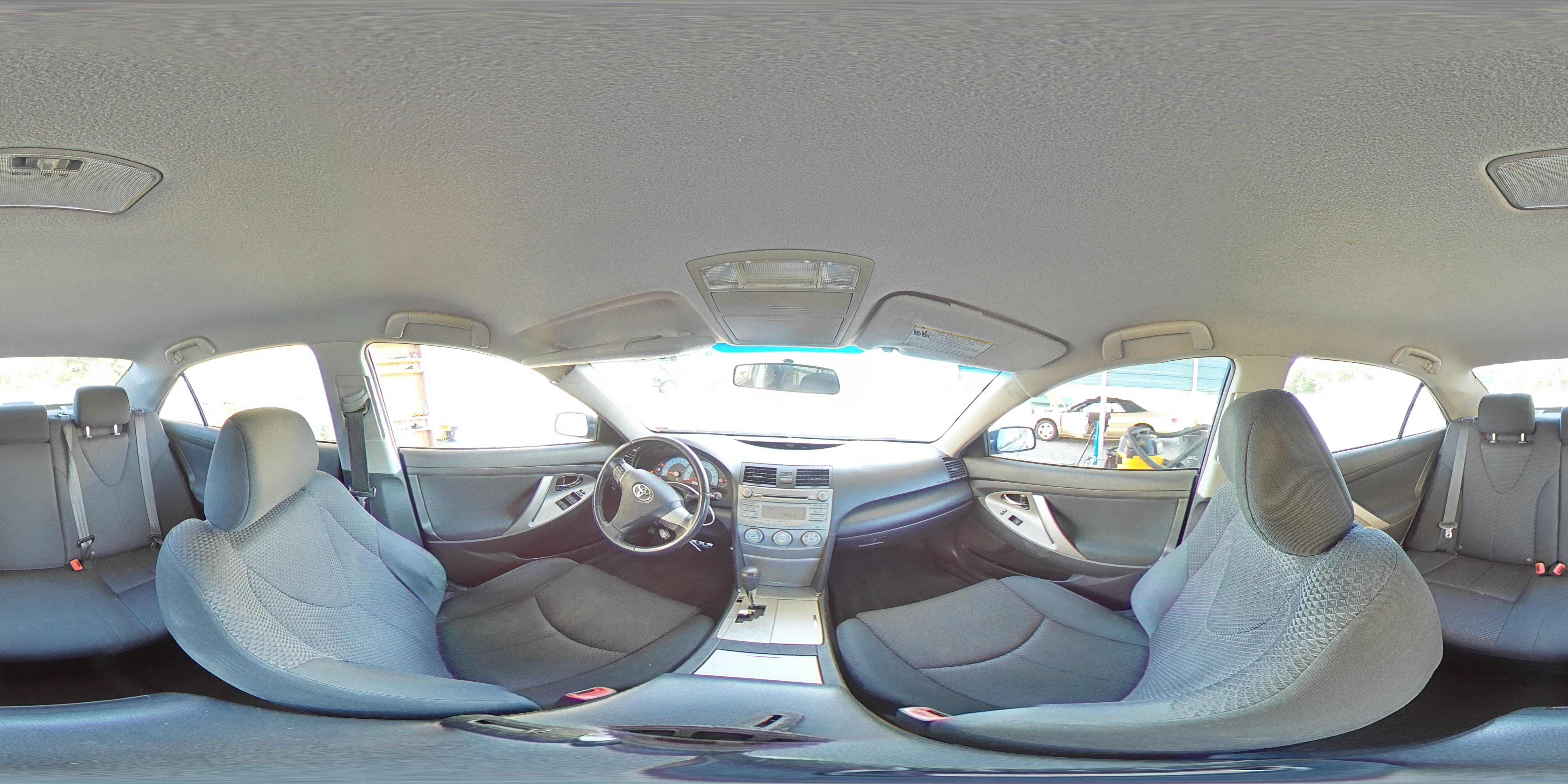 2011 Toyota Camry - Image 13